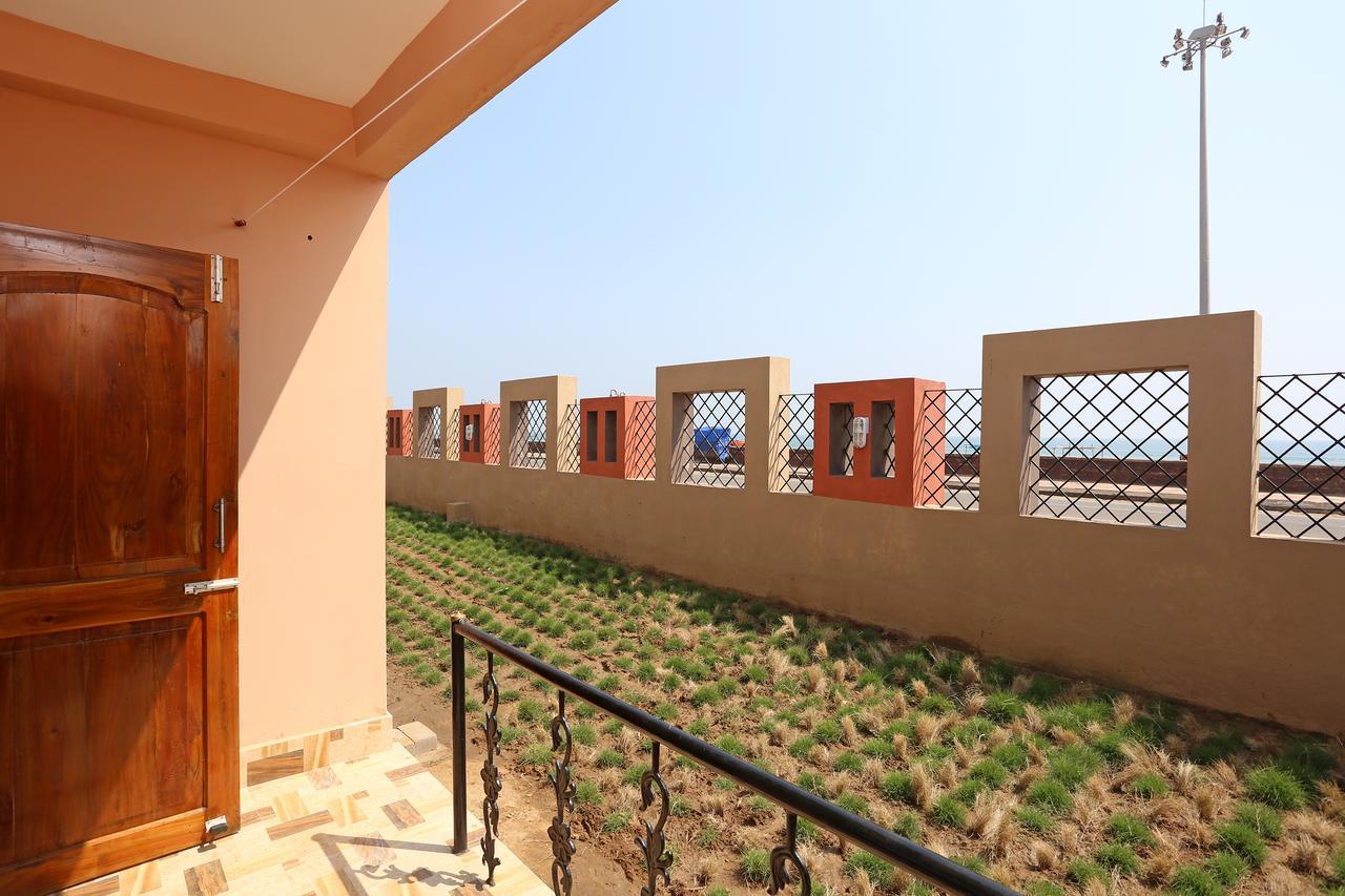 Hotel On Call Puri Laxmi Beach Resort Luaran gambar